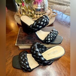 Soda Women's Black Braided Block Heeled Sandals Size 7.5